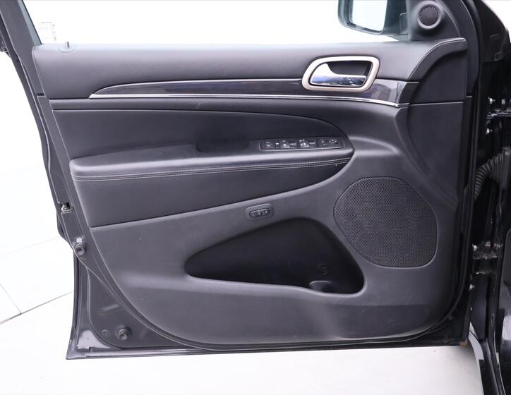 Jeep Grand Cherokee 12