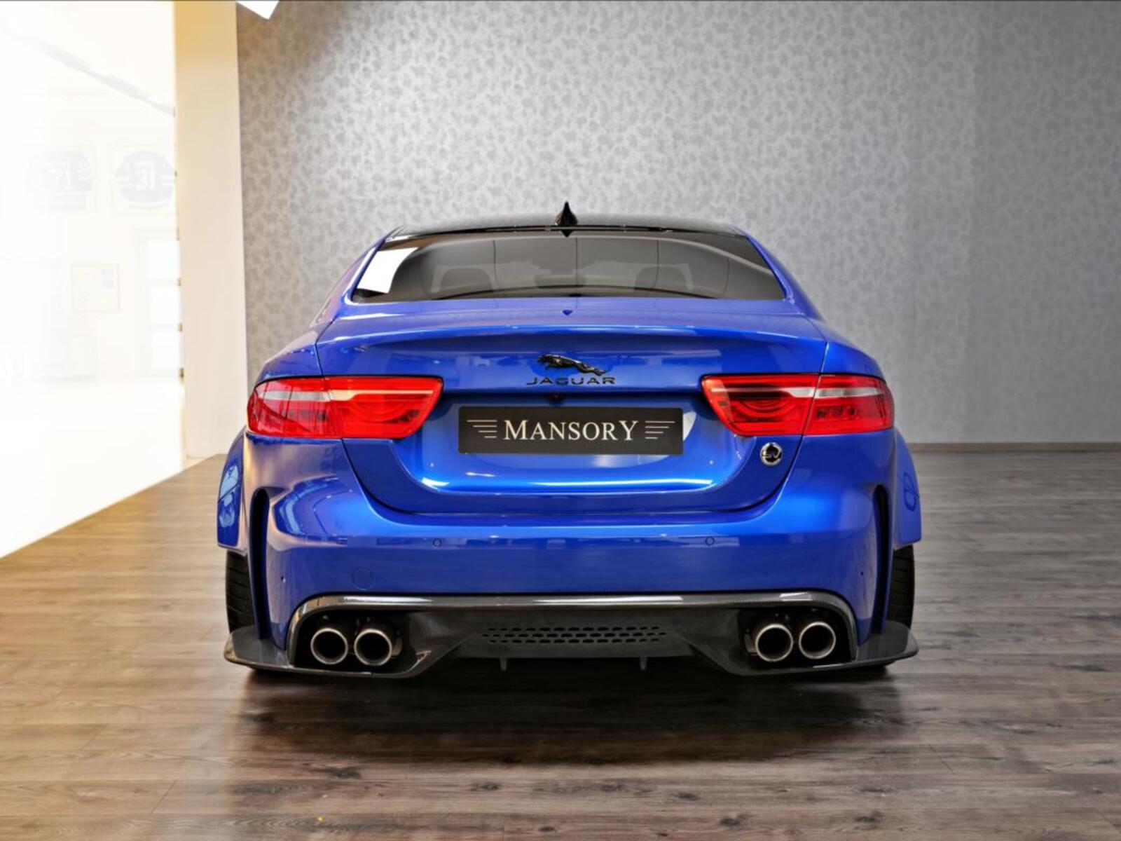 Jaguar XE 10