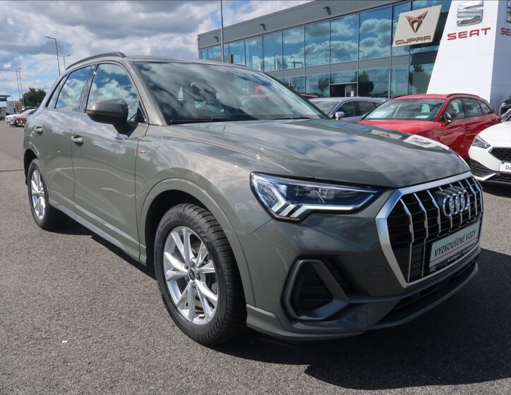 Audi Q3 7