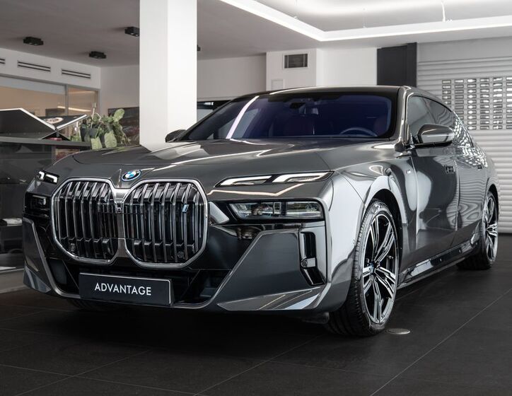BMW i7 1