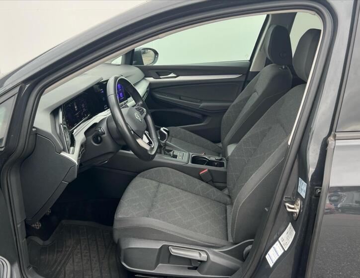 Volkswagen Golf 11