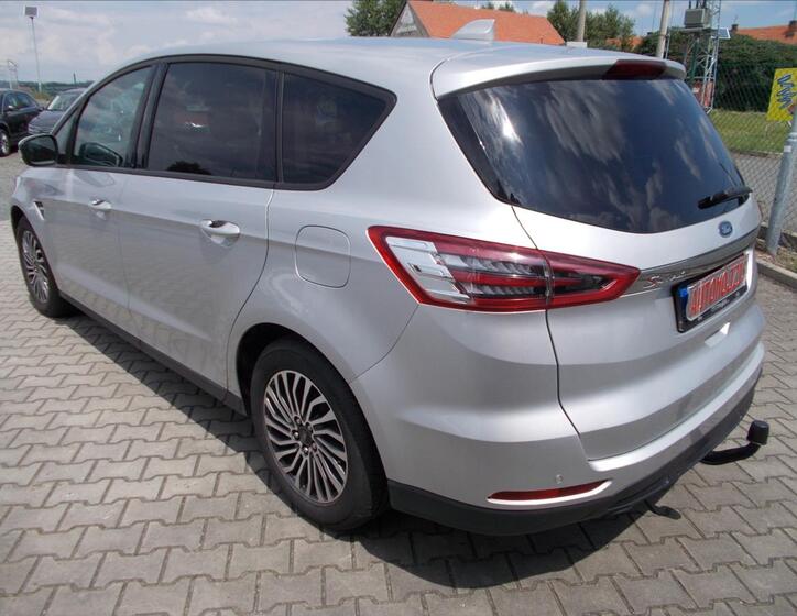 Ford S-MAX 11