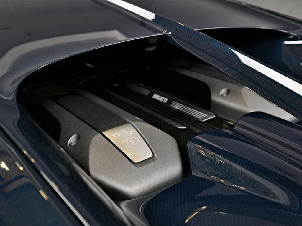 Bugatti Chiron 12