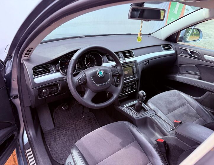 Škoda Superb 14