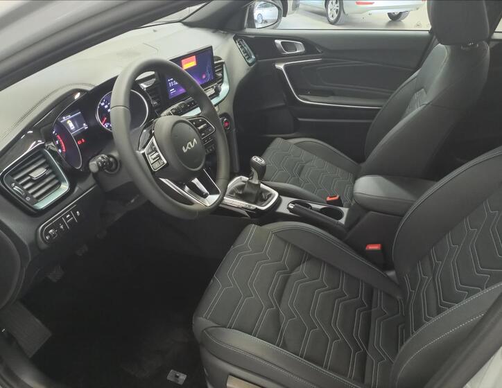 KIA Ceed 8