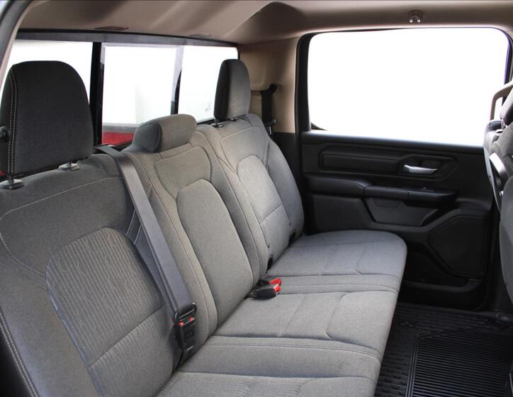 Dodge RAM 33