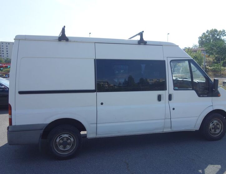 Ford Transit 9