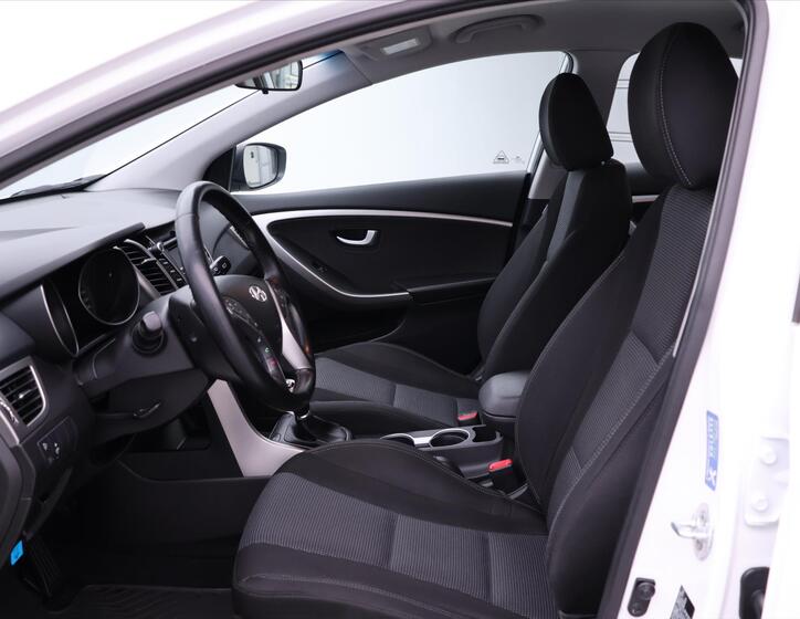 Hyundai i30 11