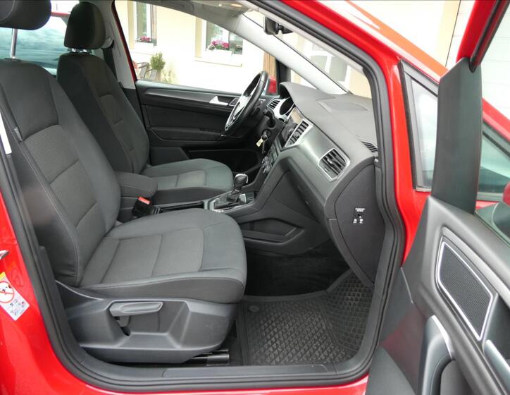 Volkswagen Golf Sportsvan 23