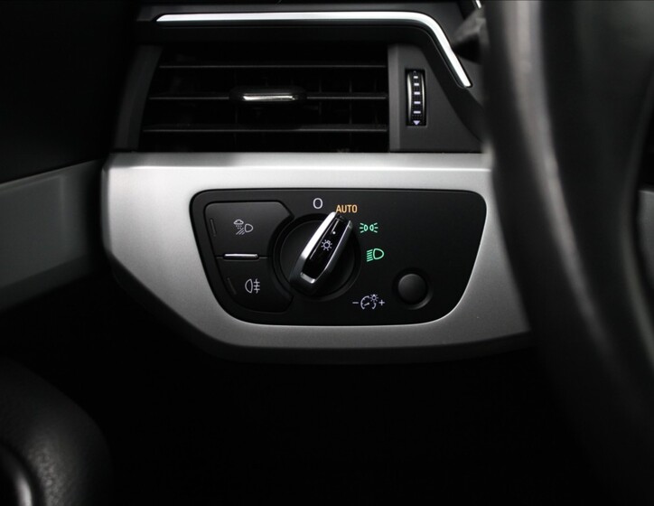 Audi A4 16