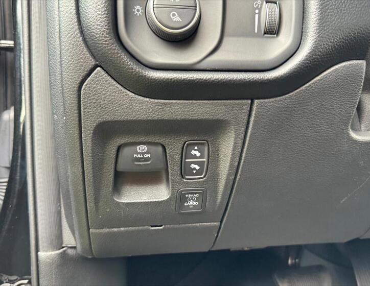 Dodge RAM 18