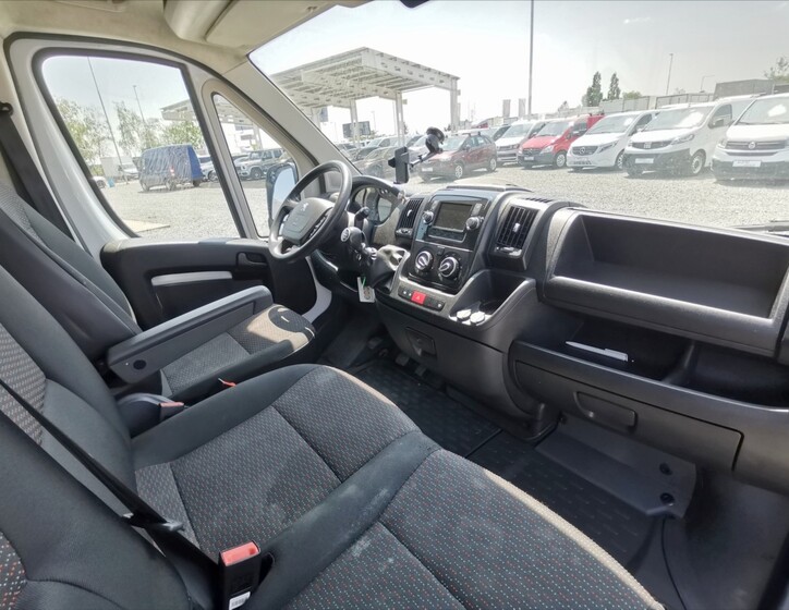 Peugeot Boxer 8