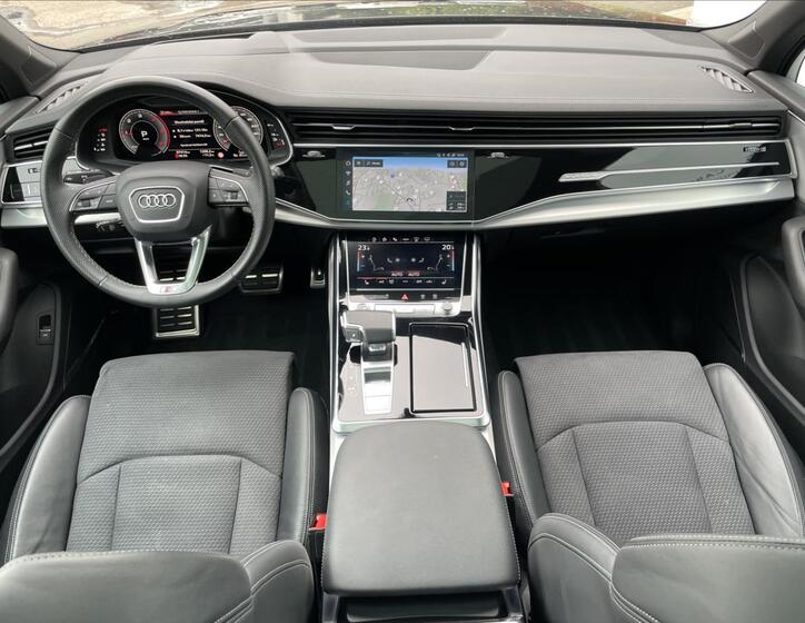 Audi Q7 6