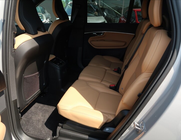 Volvo XC90 9