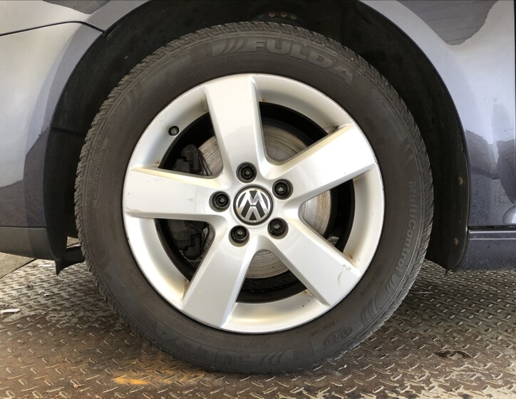 Volkswagen Golf 25
