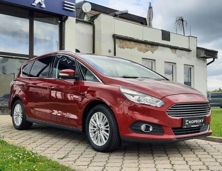 Ford S-MAX 9