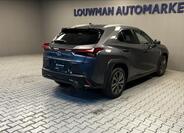 Lexus UX 300h 2