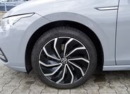 Volkswagen Golf 34