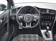 Volkswagen Golf 16