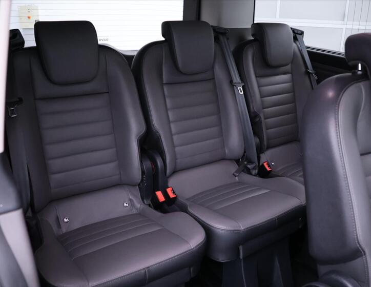Ford Tourneo Custom 14