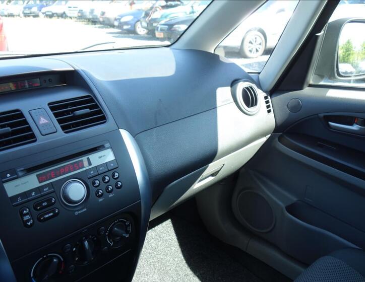 Suzuki SX4 27