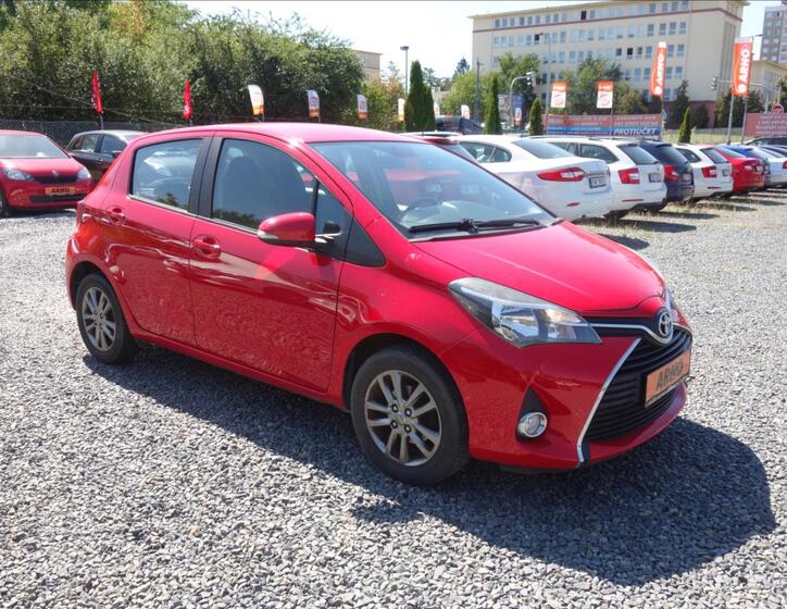 Toyota Yaris 1