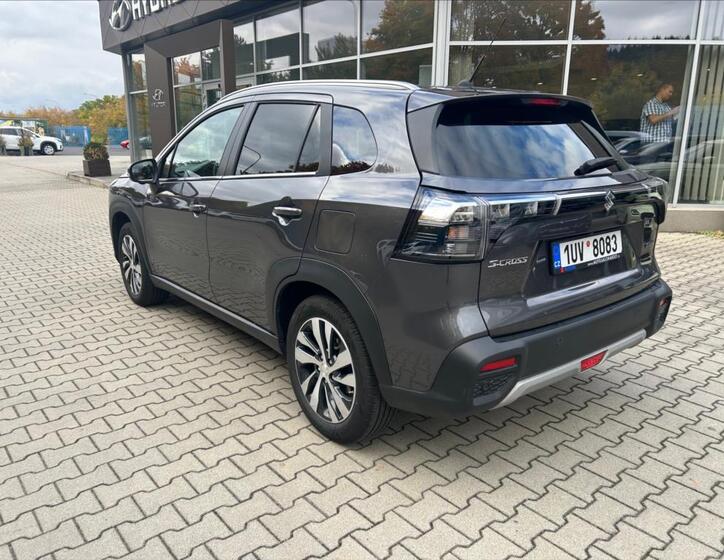 Suzuki S-Cross 7