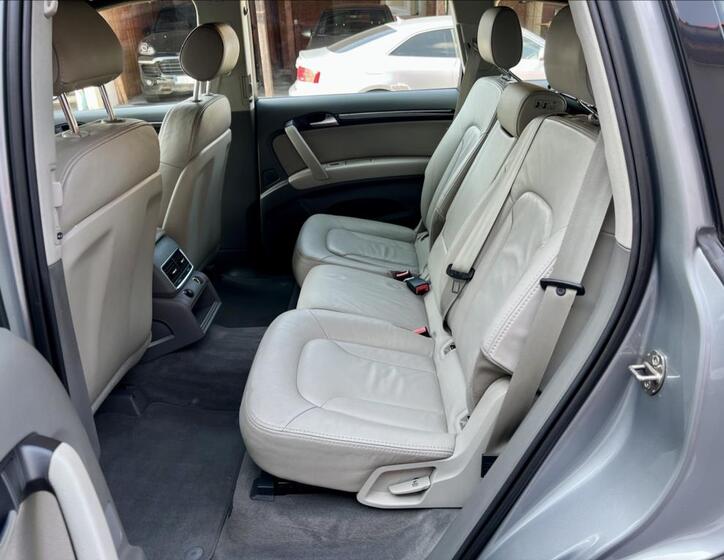 Audi Q7 12