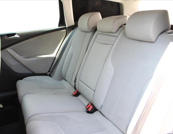 Volkswagen Passat 10