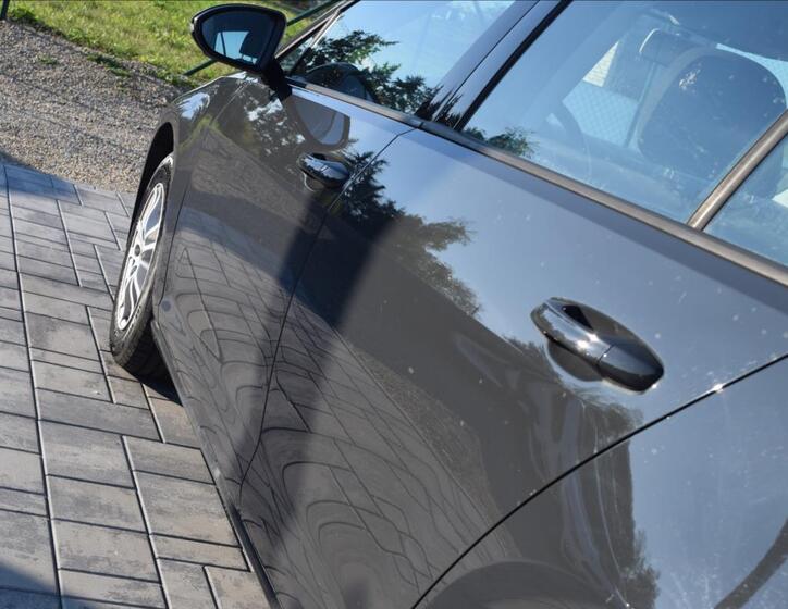 Volkswagen Golf 11