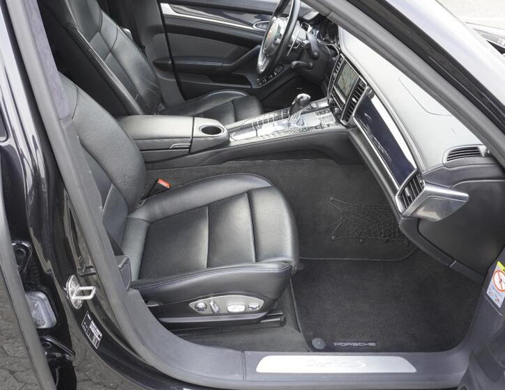 Porsche Panamera 50
