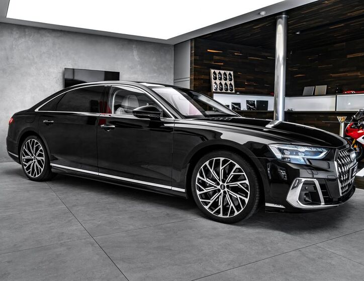 Audi A8 4