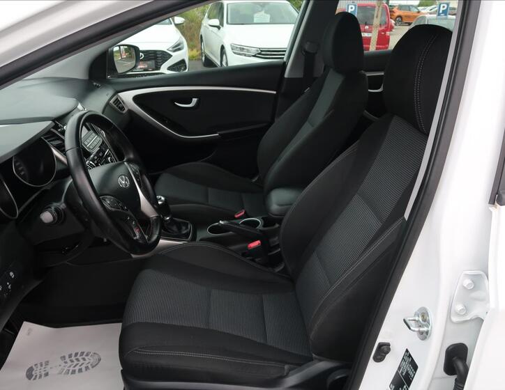 Hyundai i30 12
