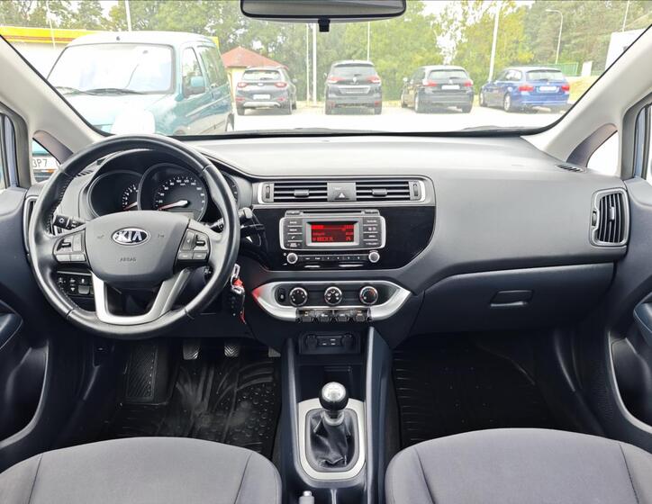 KIA Rio 15