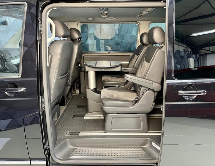 Volkswagen Multivan 13
