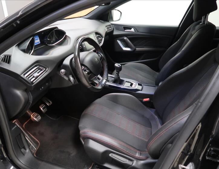 Peugeot 308 7