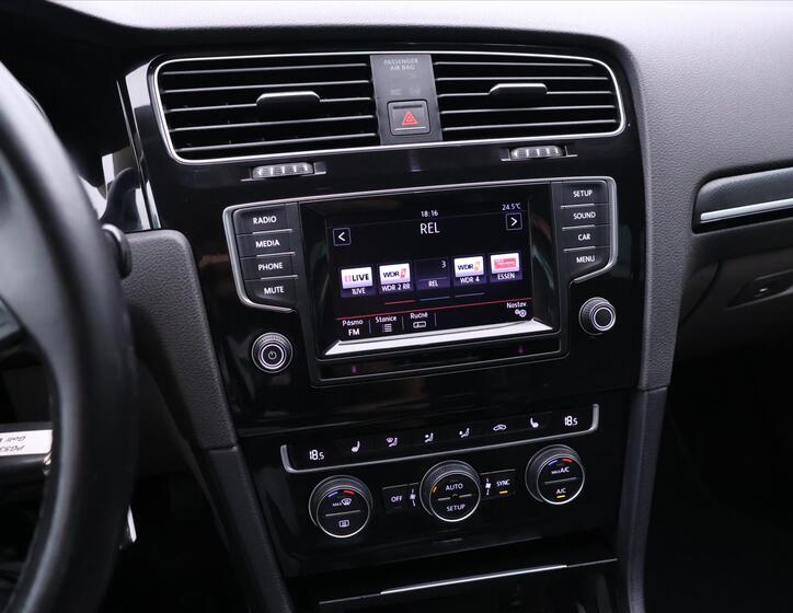 Volkswagen Golf 17
