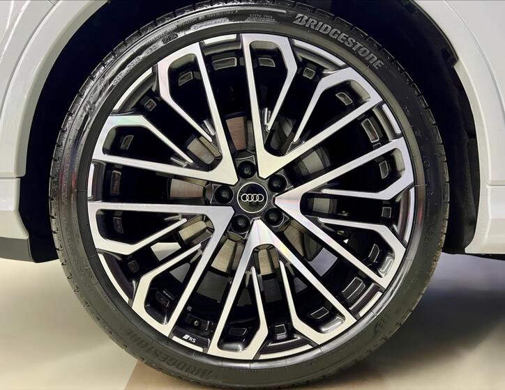 Audi Q7 7