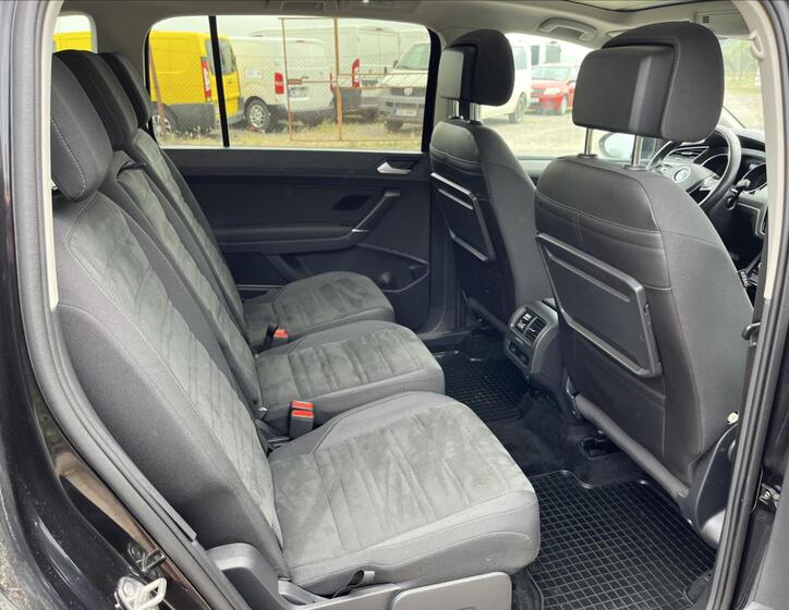 Volkswagen Touran 12