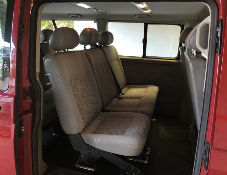 Volkswagen Caravelle 9
