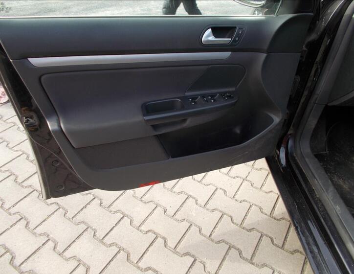 Volkswagen Golf 23