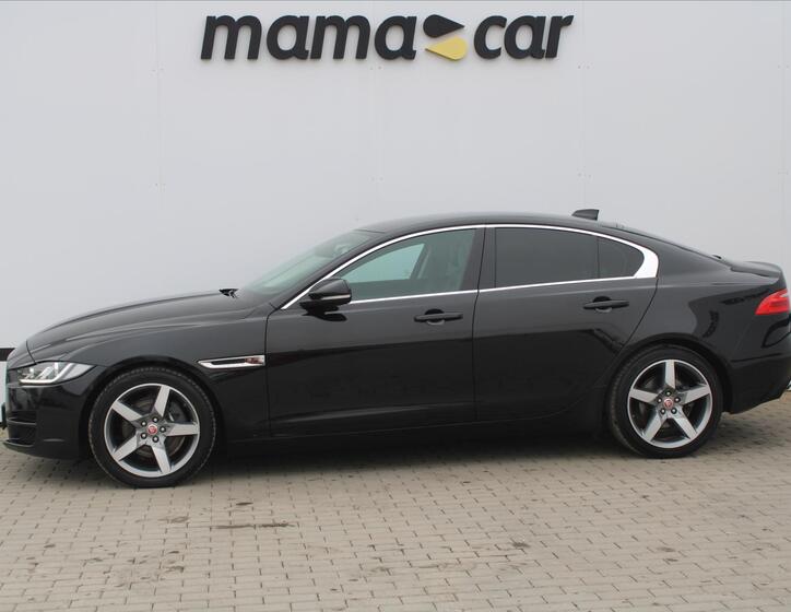 Jaguar XE 4