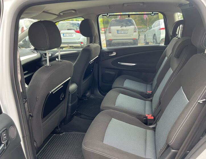 Ford S-MAX 8
