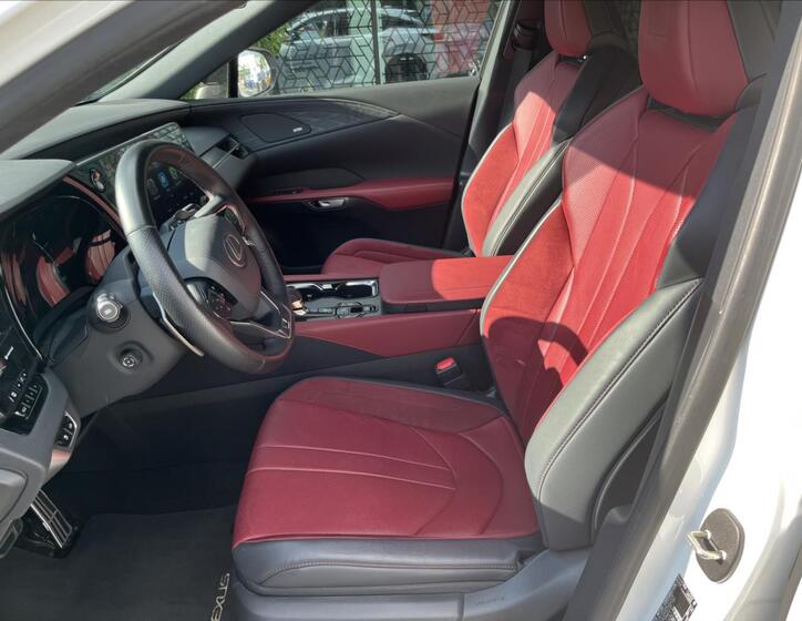 Lexus RX 500h 8