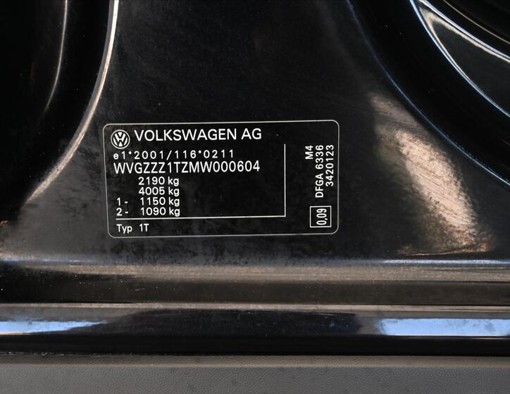 Volkswagen Touran 8