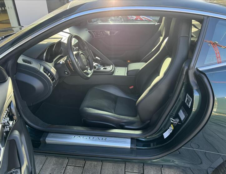 Jaguar F-Type 7