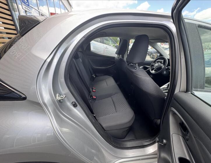Toyota Yaris 12