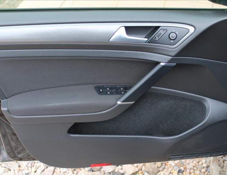 Volkswagen Golf 23