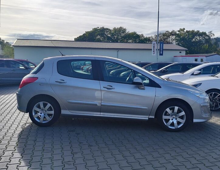 Peugeot 308 4