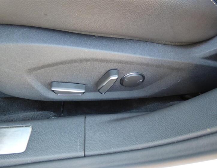 Ford Mondeo 48